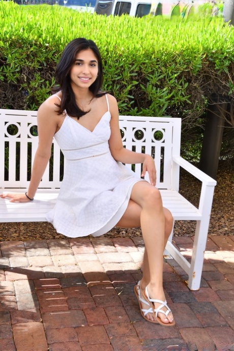 Reina Rae photo